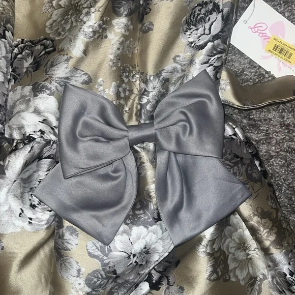 Bonnie Jean Formal Floral Silver/Gray and Gold Dress Size 7 - Picture 3 of 4